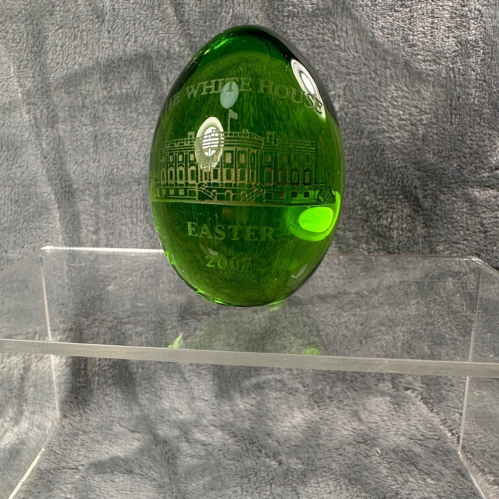 White House Easter Egg 2007 Green Glass Etched Commemorative Egg Roll Collectibl